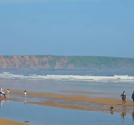 アパート Seaside View - Sunny Bright Two Bedroom - Lift Inside ファイリー