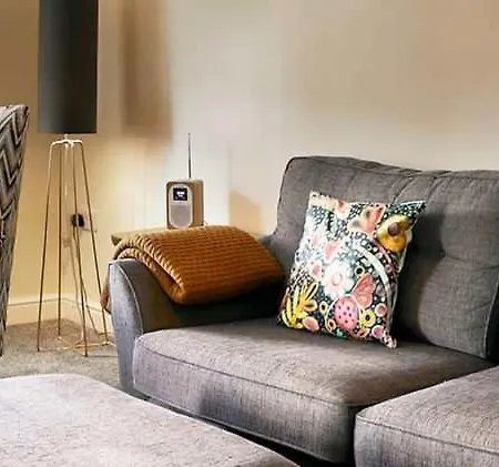 Seaside View - Sunny Bright Two Bedroom - Lift Inside アパート ファイリー