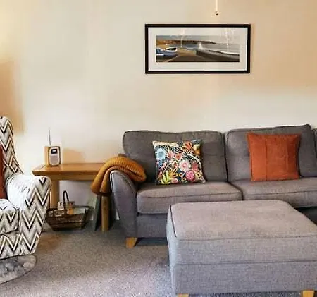 Seaside View - Sunny Bright Two Bedroom - Lift Inside アパート