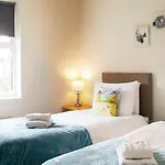 Daire Seaside View - Sunny Bright Two Bedroom - Lift Inside *