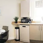Seaside View - Sunny Bright Two Bedroom - Lift Inside Daire *