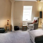 Seaside View - Sunny Bright Two Bedroom - Lift Inside *