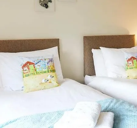 Seaside View - Sunny Bright Two Bedroom - Lift Inside Daire